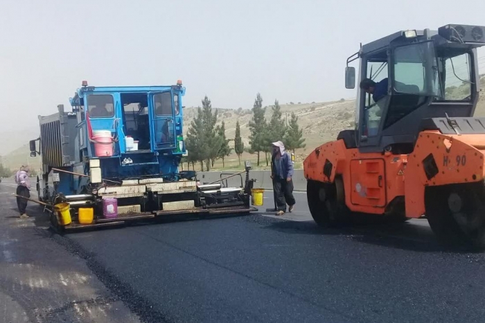 عملیات تعریض و بهسازی محور ساتیان – سه راهی کلان شهرستان ایوان در حال اجراست